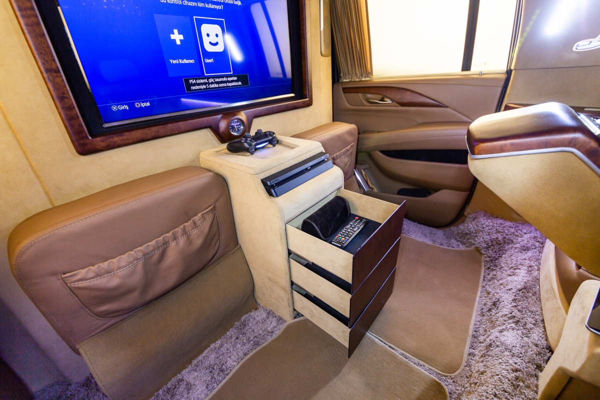 Ertex Escalade passenger cabin